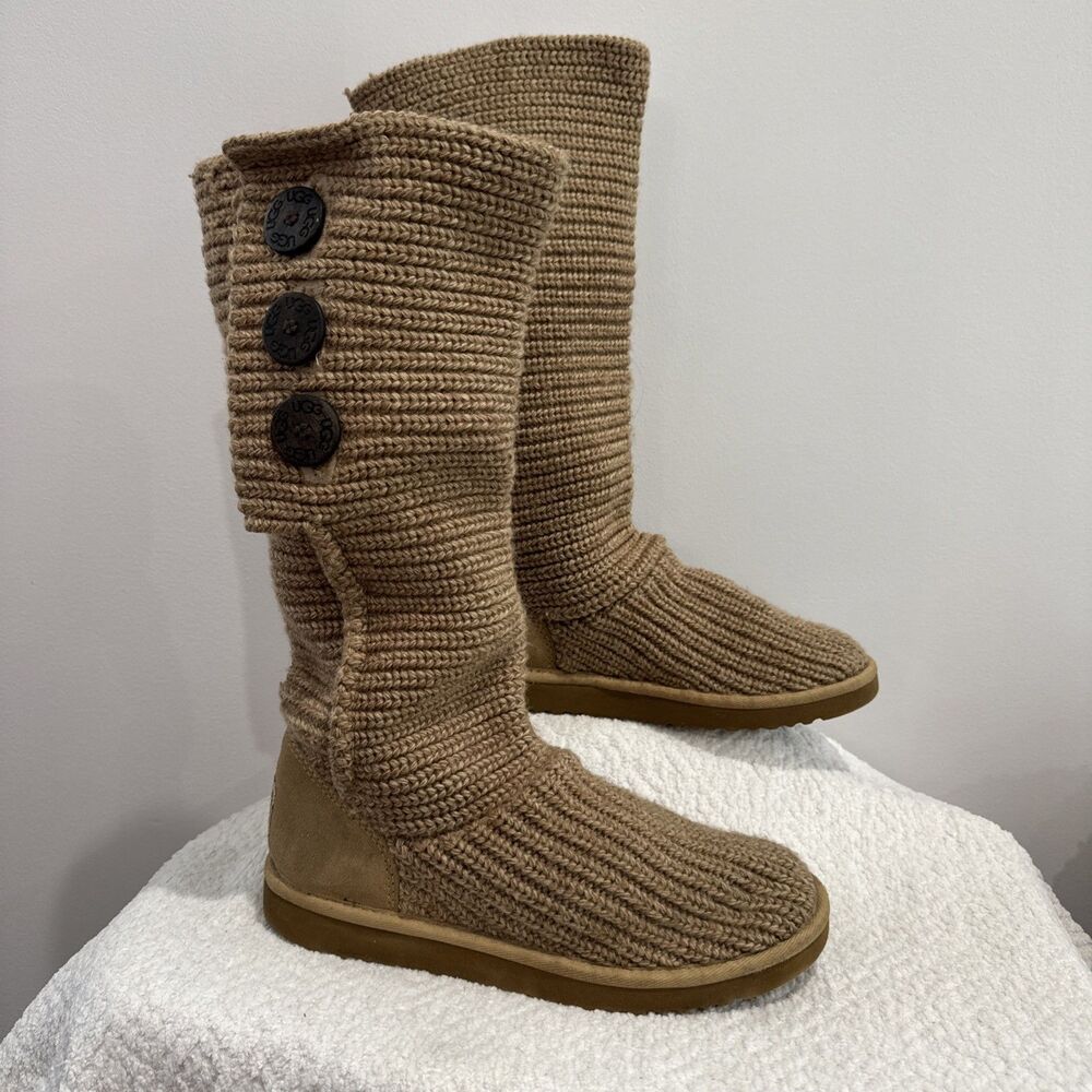 UGG Australia Women Classic Cardy Sheepskin Beige Knit Boots Sz 8 5819  $150